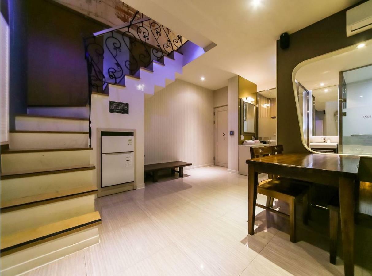 Hotel Zara Changwon Extérieur photo